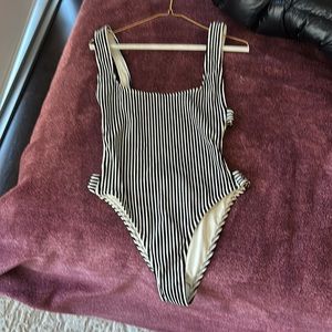 NWT - L*space Swimsuit (8)